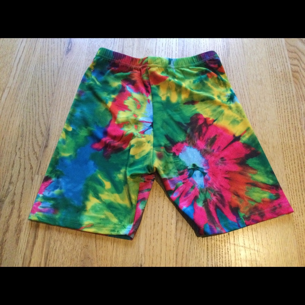 🌟3xHP!🌟 LIKE NEW Tie Dye Biker Shorts - Picture 4 of 6